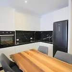 Jola Apartment *