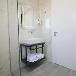 Jola *