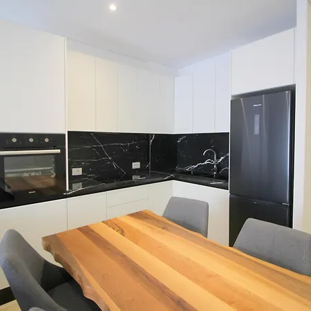 Jola Apartment *