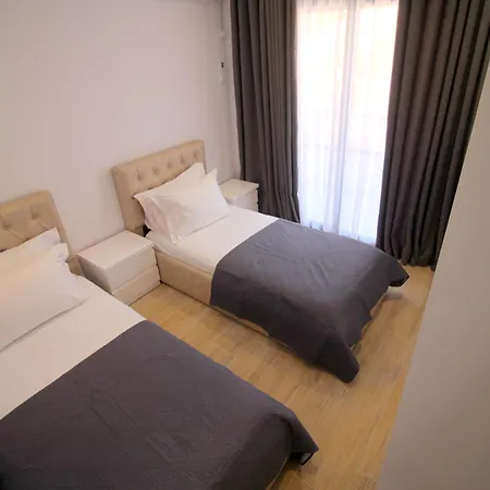 아파트 Jola Sarandë