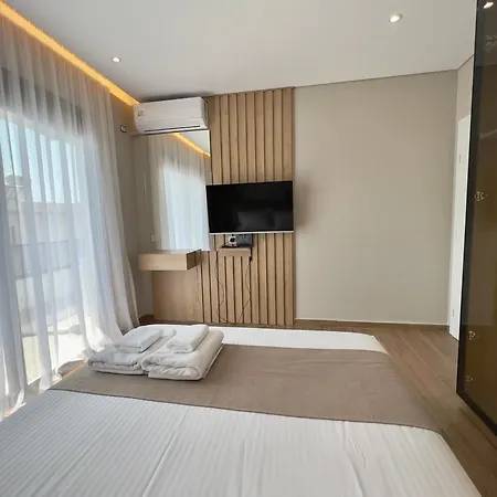 아파트 Jola Sarandë