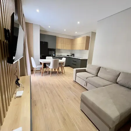 아파트 Jola Sarandë